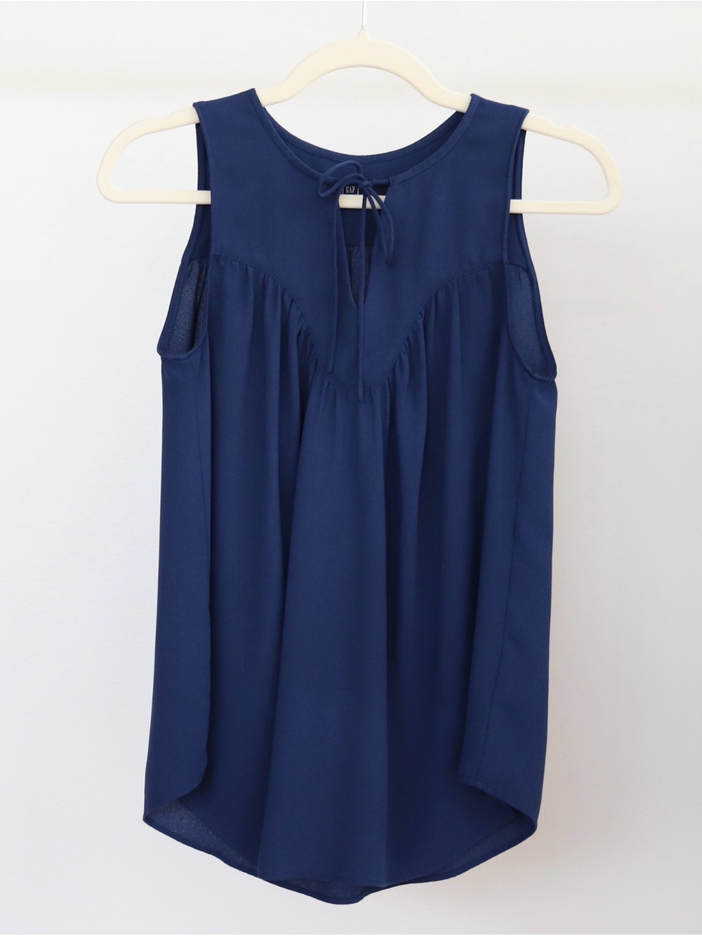 Gap - Sleeveless Navy Blouse - Women’s  XS